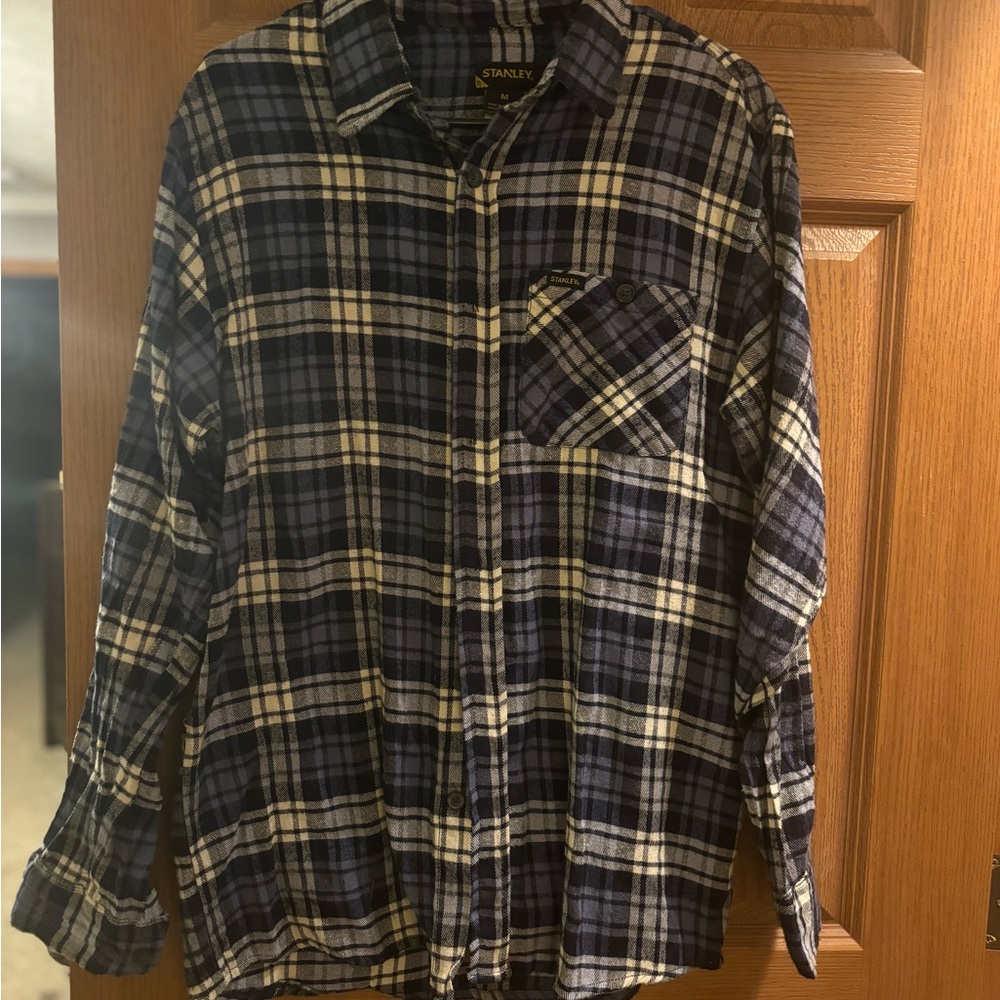 Stanley size medium flannel. Oversized fit.